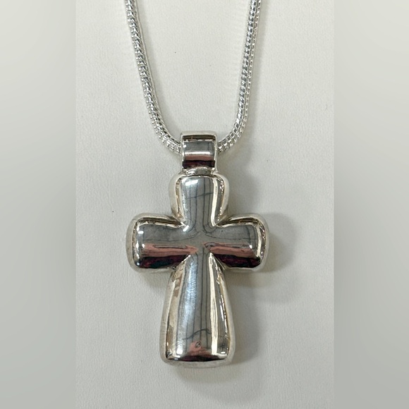 Vintage 925 puffy sterling silver cross pendant & snake chain - Picture 8 of 9